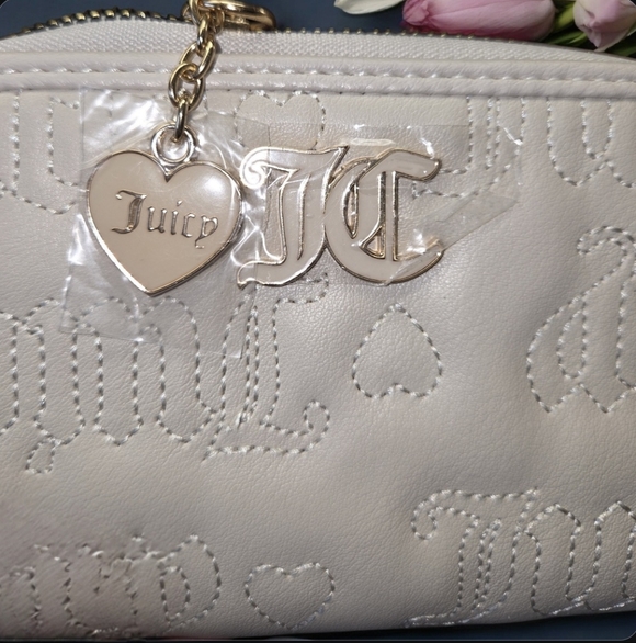 Juicy Couture Cream Wallet with Heart Charm - Picture 7 of 11